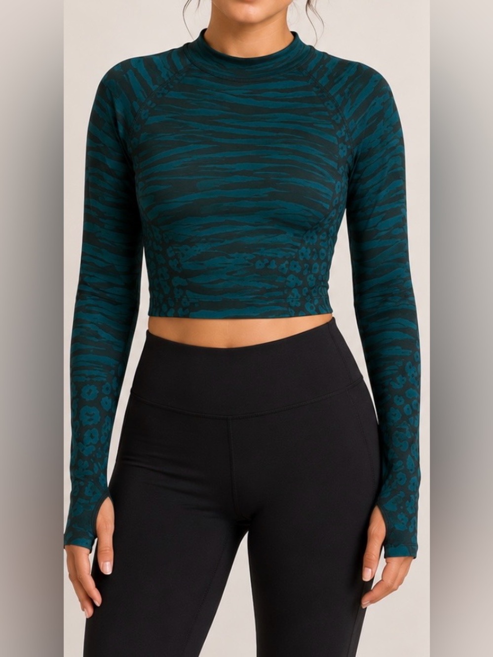 sofia by sofia vergara Teal Printed Long-Sleeve Crop Top